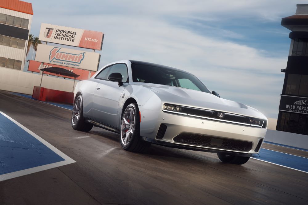 #Dodge presenta la prima e unica #musclecar #elettrica al mondo e annuncia la nuova gamma multi-energia Dodge Charger

oggigreen.it/dodge-presenta…

<a href="/StellantisIT/">StellantisIT</a>