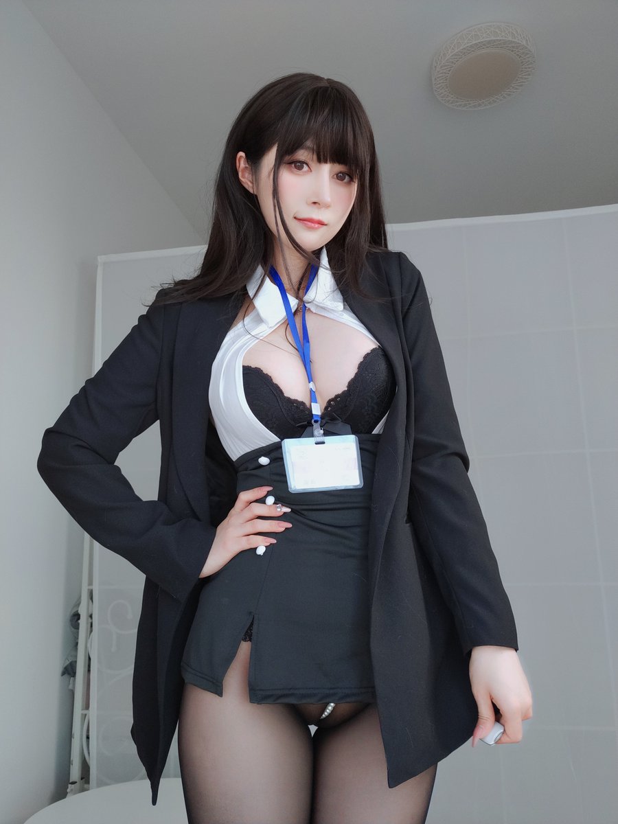 AsukaLangleyo's tweet photo. （預覽）作品編號：D-614(写真+動画)
 収録枚数 ：168枚 * 動画:01:51
【Buy on Store:https://t.co/dTPGrZw36p】
#写真集 #黑丝 #美腿 #美女 https://t.co/z6tHHWEOlI