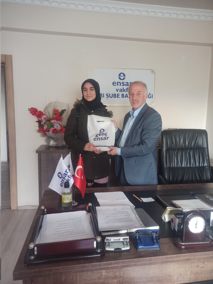 Ensar vakfı Ağrı şube başkanlığı, Hanımlar komisyonu ve Ak parti Ağrı Kadın kolları bşk.yrd. ile seçim çalışmaları ile  istişare toplantısı yapıldı, Ayrıca Bilgi yarışmasında derece alan öğrencilerimize hediyelerini taktim ettik Rabbim hayırlı etsin <a href="/EnsarVakfi/">Ensar Vakfı</a> <a href="/MehmetSalihAYD4/">Mehmet Salih AYDIN</a>