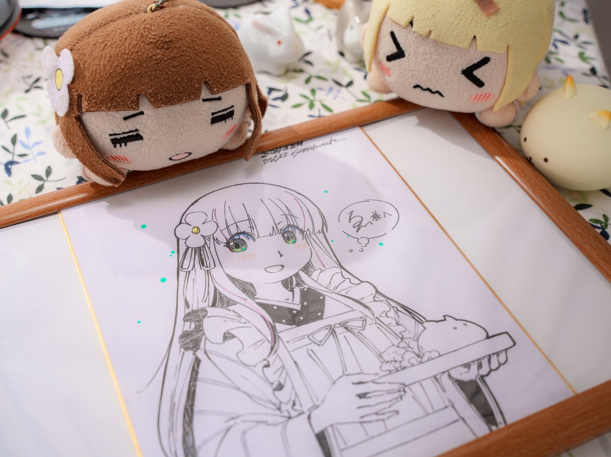 xLUN's tweet photo. 某D言語くんのご縁で頂いた色紙飾る用にﾁｮｯﾄｲｲｶﾞｸﾌﾞﾁを買ってくるなどしました https://t.co/nI8g4WQ0vL