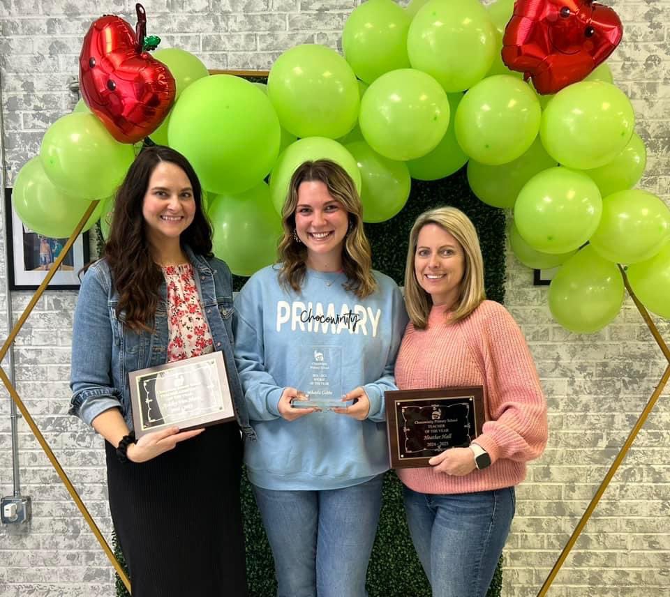 ChocoPrimary's tweet photo. It is our great honor to announce the 2024-2025 Chocowinity Primary School Teachers of the year!! 💚🍎 
Ms. Mikayla Gibbs-Rookie of the Year
Ms. Ashley Van Horn-Teacher Assistant of the Year
Mrs. Heather Hall-Teacher of the Year https://t.co/ZsXSzRBYrq