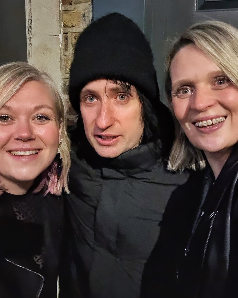 amybee_'s tweet photo. Had such an epic time last night with @CazLawson_ seeing the mighty @lostalone 🙌🏻 So great to see @itsDannyJones too 🤩 https://t.co/cNjXsWg4eJ