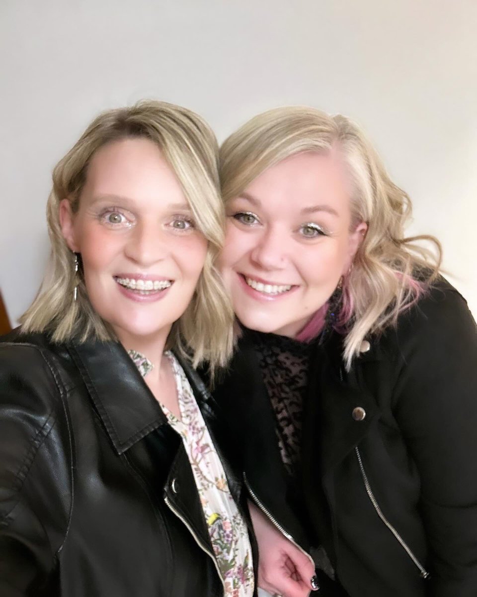amybee_'s tweet photo. Had such an epic time last night with @CazLawson_ seeing the mighty @lostalone 🙌🏻 So great to see @itsDannyJones too 🤩 https://t.co/cNjXsWg4eJ