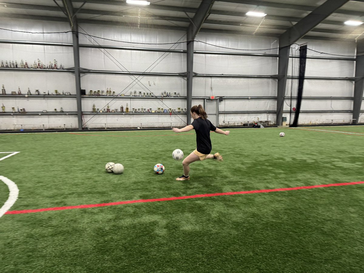 Early Bird gets the worm! Thankful to be able to get indoors for some extra solo work! @FCPride09G_ECNL #GKunion