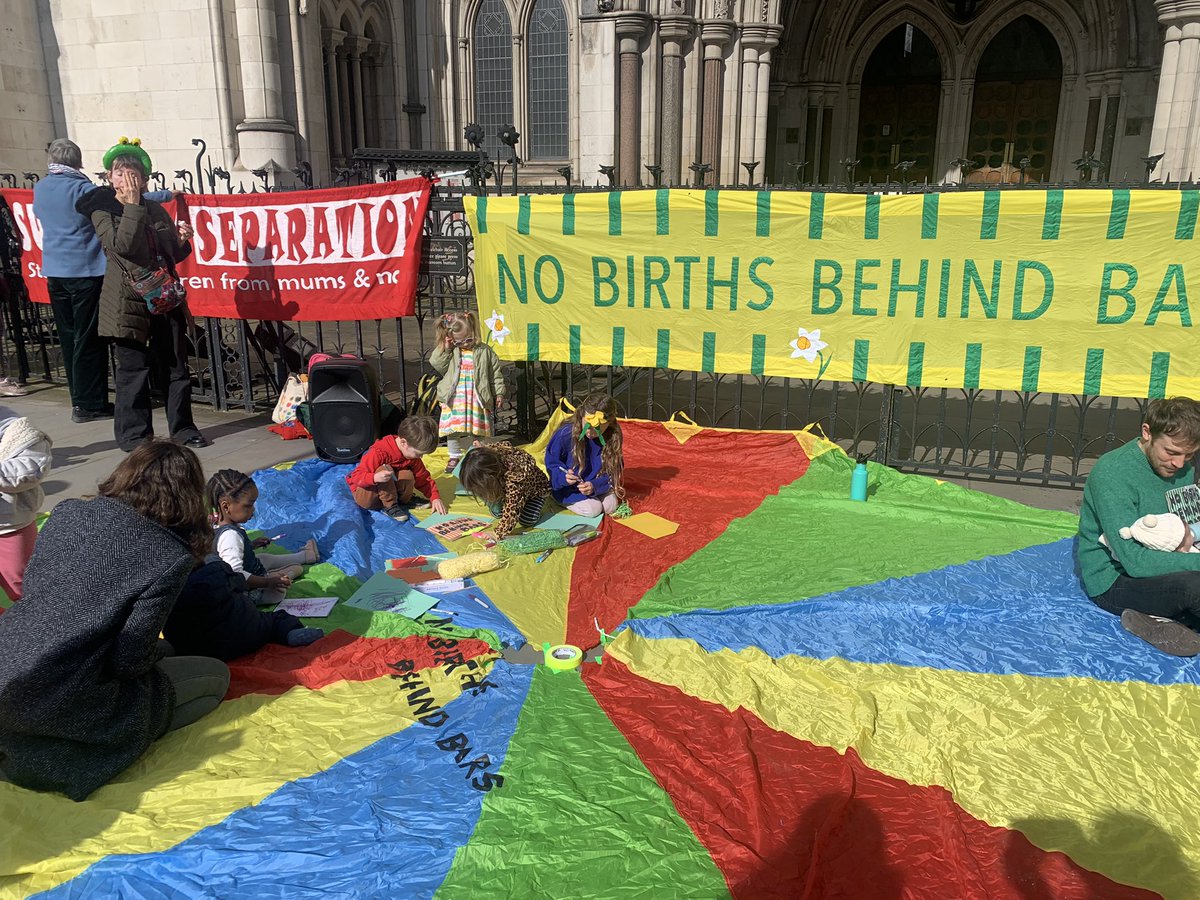 alivesince1968's tweet photo. Outside the RCJ to call on @SentencingCCL to end the inhumane treatment of pregnant women and new mothers being sent to prison. @NoPrisonBirths #nobirthsbehindbars https://t.co/fRHmuYAzRz