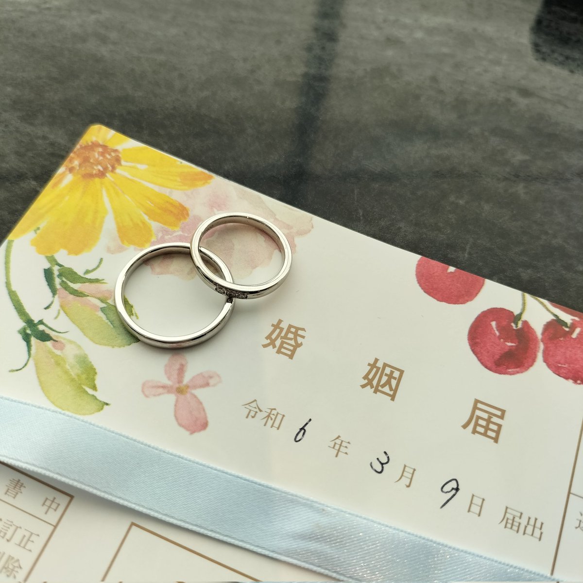 ru_k59's tweet photo. 結婚しました https://t.co/661HHyBOwe