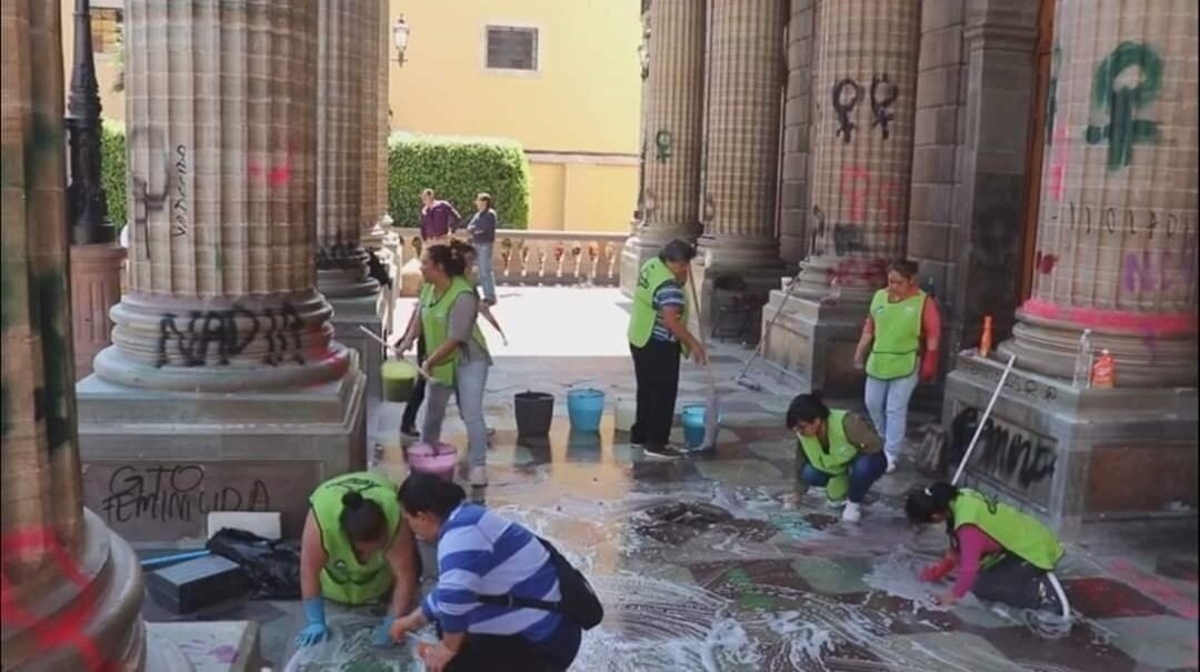 Hoy es 9 de marzo, día en que las mujeres trabajadoras tienen que limpiar todo lo que ensuciaron las mujeres empoderadas el #8M.