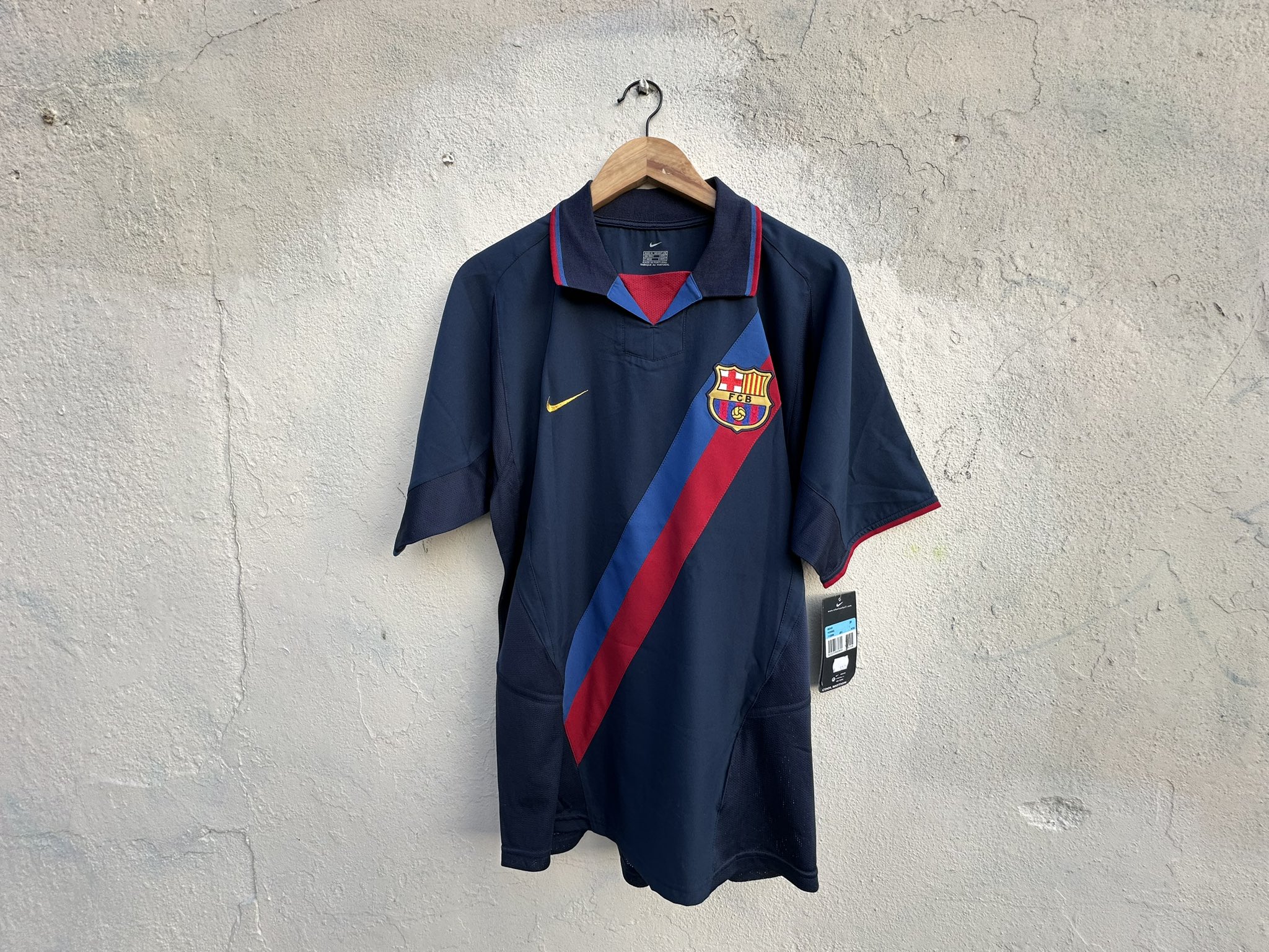 FC Barcelona Nike 2002-2003 away ユニフォーム BARCELONA 2002 2003 AWAY SHIRT JERSEY NIKE 184635 sz M MEN
