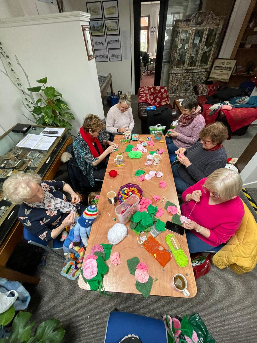 ImagineFormby's tweet image. Our wonderful Yarn Bombers have moved into ‘stitching together’ mode.
Just 3 months to go.

#imagineformby #formby #formbyvillage #yarnbombing #formbyyarnbombing #communityknitting #imagineformbyyarnbombing #weloveyarn