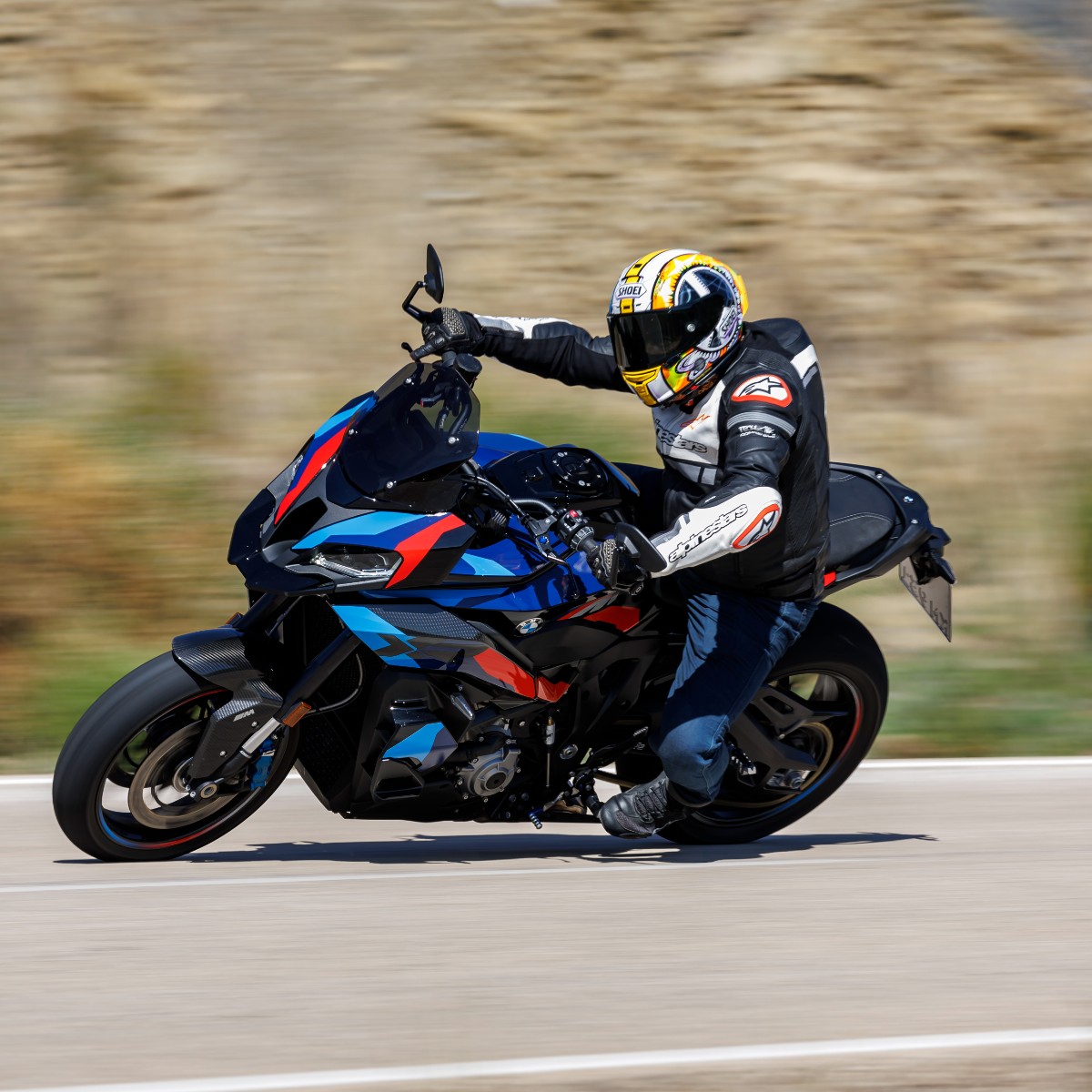 'I don’t think there is any other bike on the market that so perfectly matches speed, power, handling and comfort.' It's a 5/5 from @bennetts_bike - another top score for the all-new #M1000XR Full review👇 bennetts.co.uk/bikesocial/rev… #MakeLifeARide #NeverStopChallenging