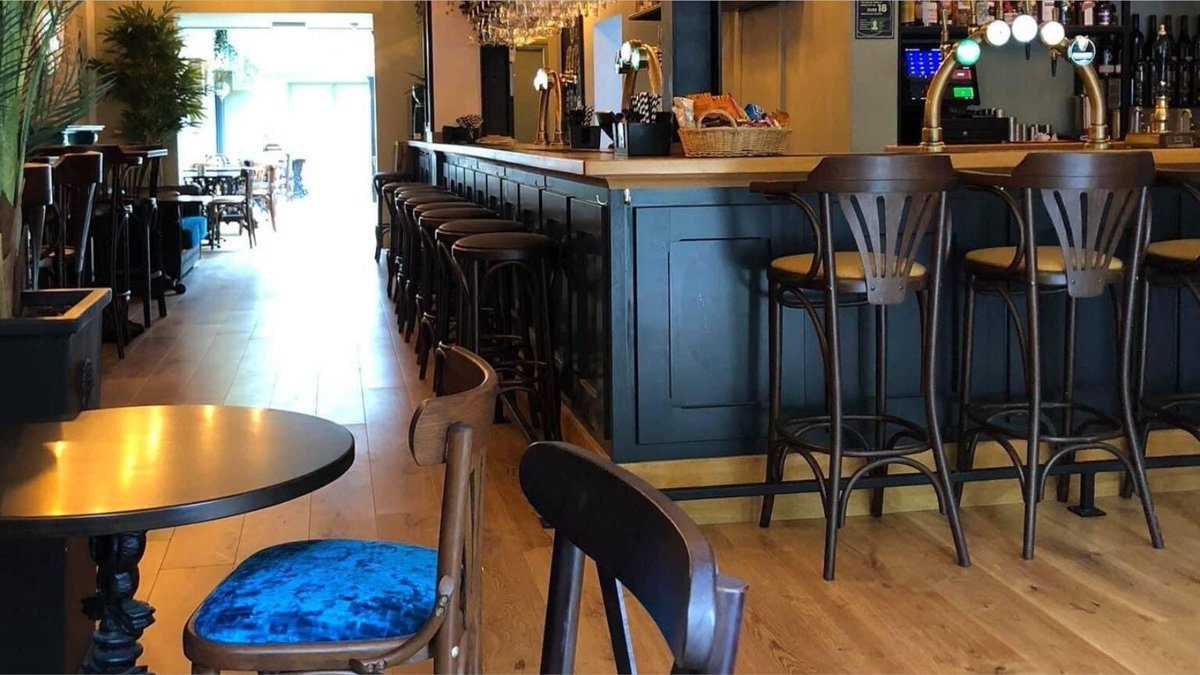 The refurbished Bricklayers pub in Poole features our stools, table and chairs used to create a cosy and comfortable space, enhancing original features with a modern twist. #retromodernwonder #pubfurniture bit.ly/3pOqlHo
