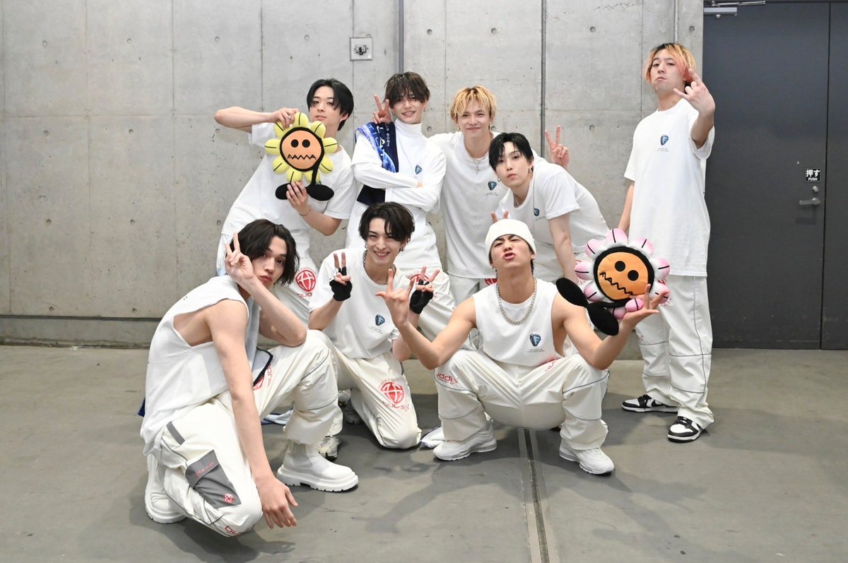 nakajima_1st's tweet photo. 福岡のみなさん！！
ありがとうございました‼️

マリンメッセ DAY 1🔥

最高。
地元のパッションさんとも
撮らせてもらいました🤝🏻

そた https://t.co/qRlBVOzmW4