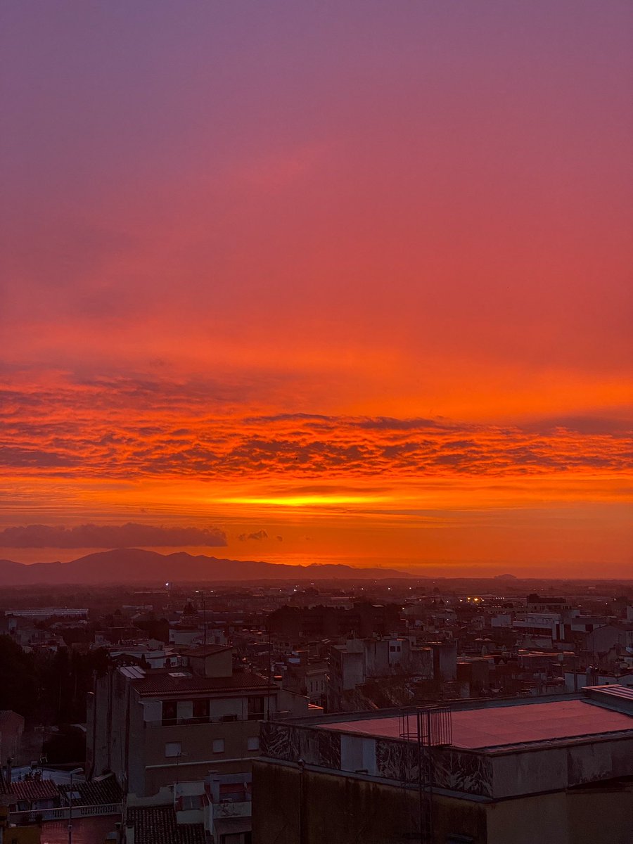 🌅 7.04h 09/03 - Figueras (Girona) #amanecer