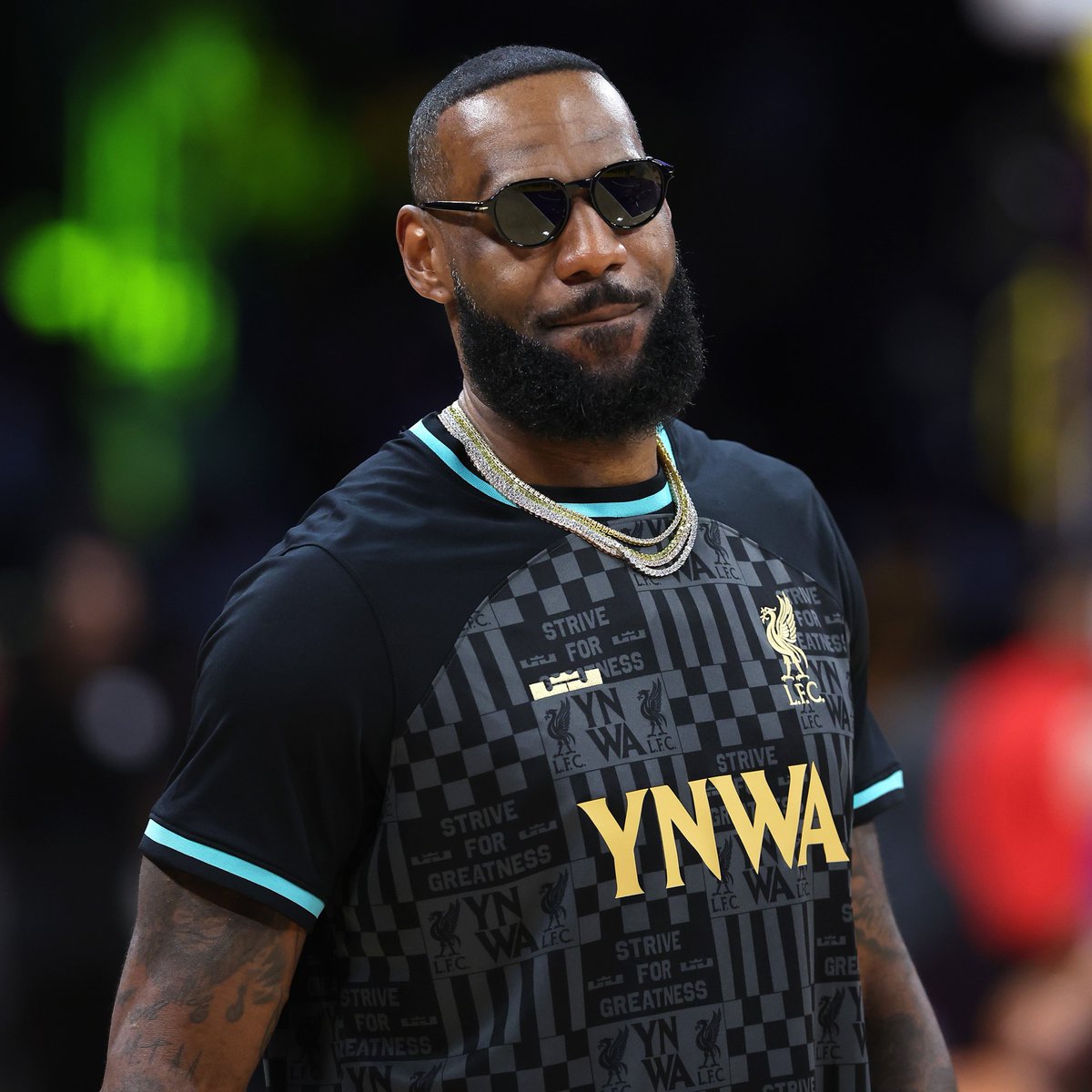 LFC_Arabic's tweet photo. رداء الملوك غالي ومعروف 😎👑

الملك @KingJames من مباراة الليكرز بالأمس 📸 https://t.co/z49fT9UVJI