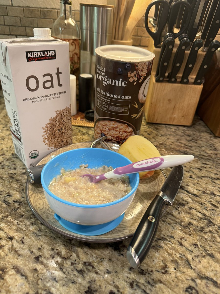 It’s been a while since I’ve been home on a Saturday morning to make the little one’s breakfast. 
#eatmorefiber
#colowellness