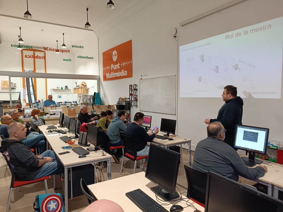 bernatmarki's tweet photo. Avui he fet una introducció a una metodologia de treball per projectes STEM. #STEMeducation #NuVu @scratchcatala https://t.co/cKlL7mjmyT