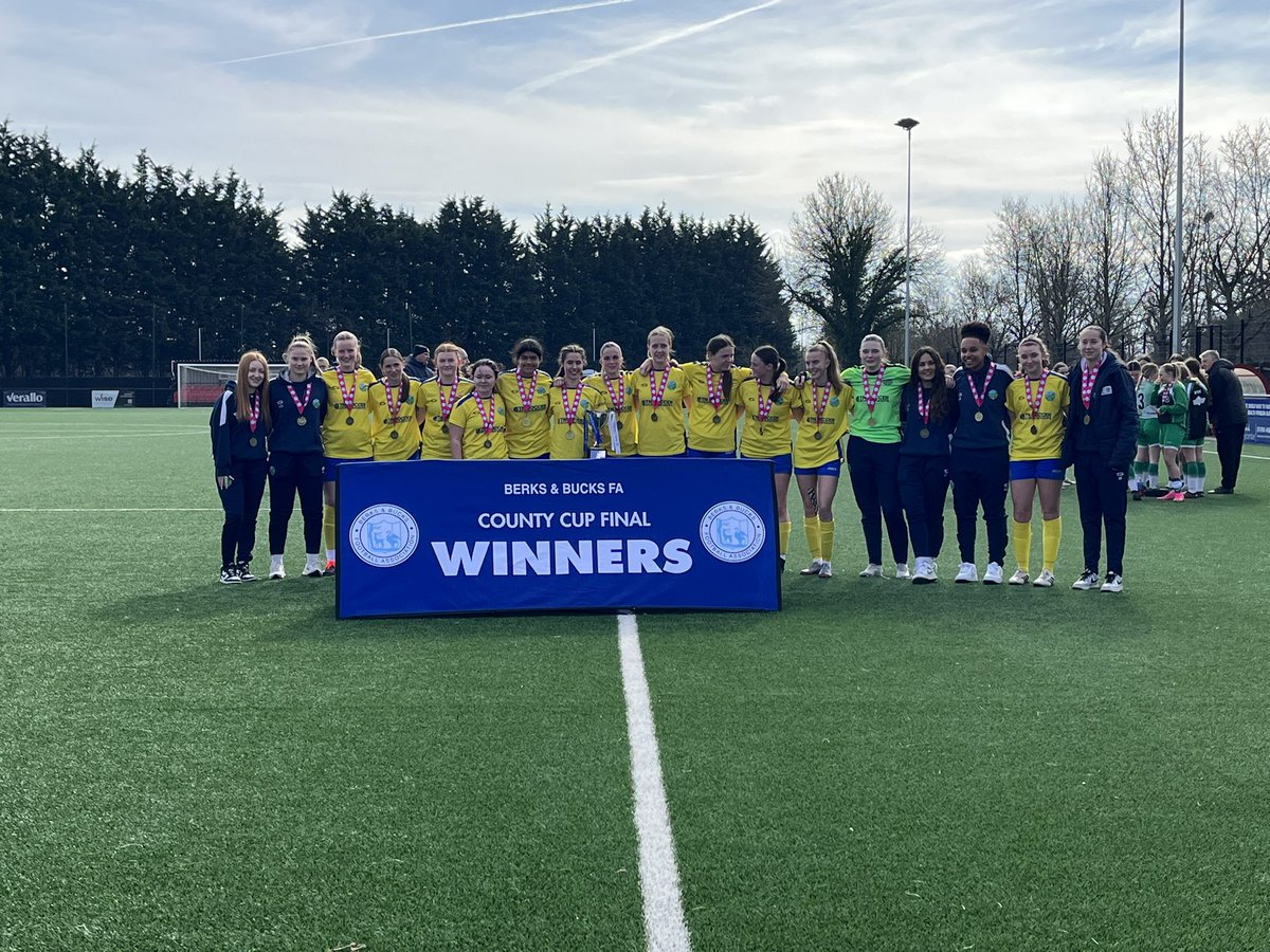 Congratulations to our U18 Youth JPL girls team on winning the @BerksandBucksFA county cup this morning 🏆 👏 💛💙

#BBFACountyCups