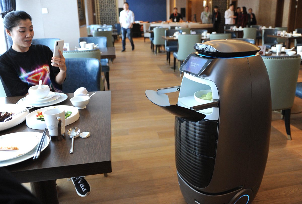 La #IA ha llegado para quedarse y en China ya se utiliza abiertamente
<a href="/DavidF_Aguera/">David F. Agüera</a> reflexiona acerca de la necesidad de regularla y de la importancia de dar valor al trabajo humano, porque el sector #Turismo se puede ver muy afectado
¿Qué opinas? Arranca <a href="/Paralelo20/">Paralelo20</a> <a href="/RadioMARCA/">Radio MARCA</a>