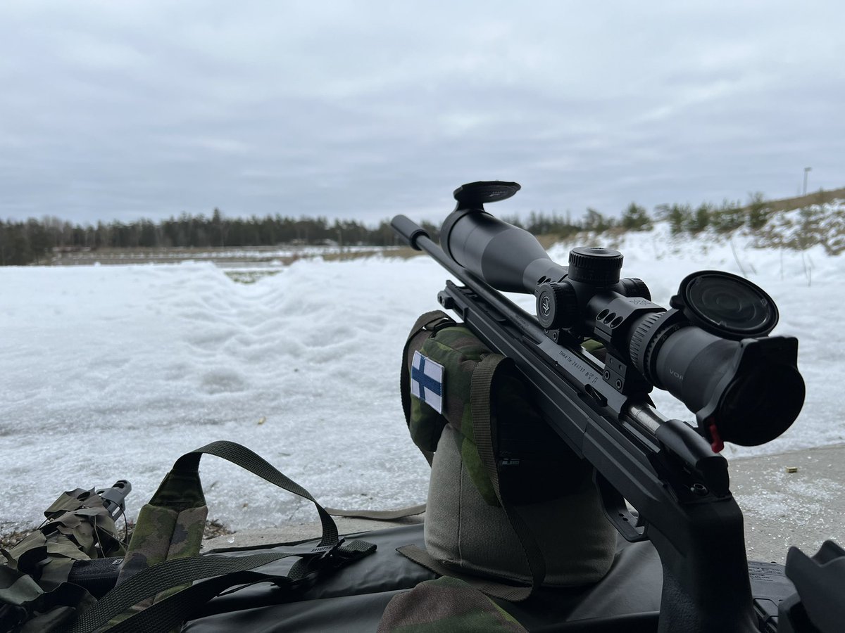 PetriSuur's tweet photo. Hieman piekkarin ja arskan ulkoilutusta 300 radalla. Molemmilla sai jotain jopa aikaan.
#ammunta
#ampumarata
#reservi
#reserviläinen https://t.co/KxIS2zxtaX