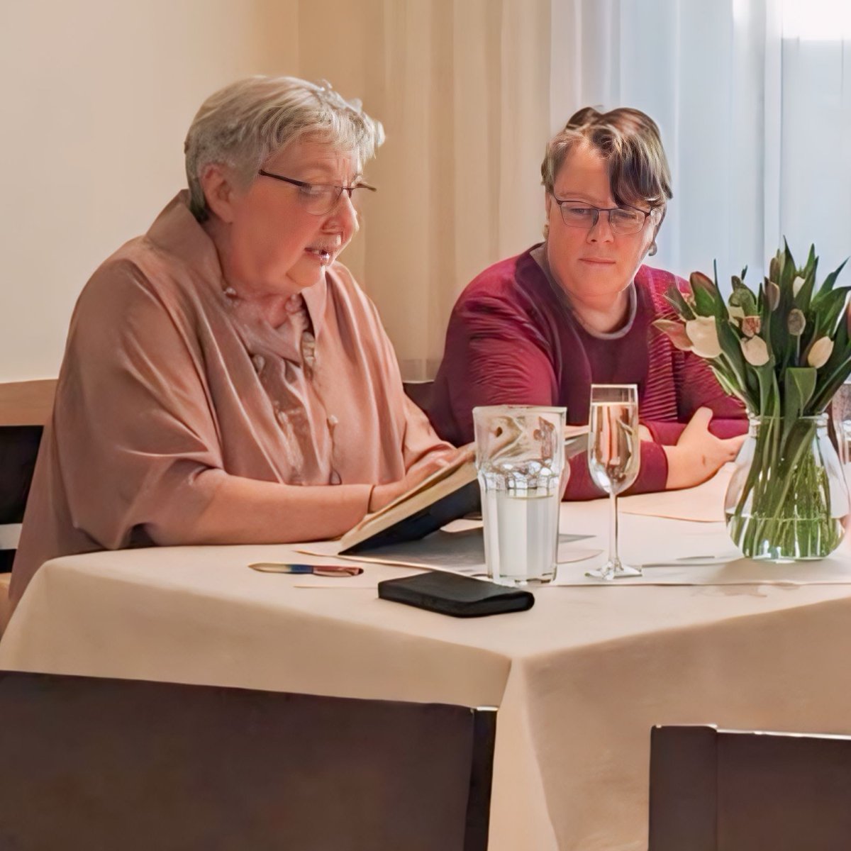 NachbarServus's tweet photo. Neufeld: Erinnerungen einer KZ-Überlebenden / Anlässlich des Weltfrauentages lud die SPÖ zur Lesung aus dem Werk von Hanna Sturm.

#neufeld #spö #frauen #frauentag #lesung #literatur #widerstand #lampel #buch

https://t.co/HOuYYHrAcv https://t.co/wnOIPKKz01