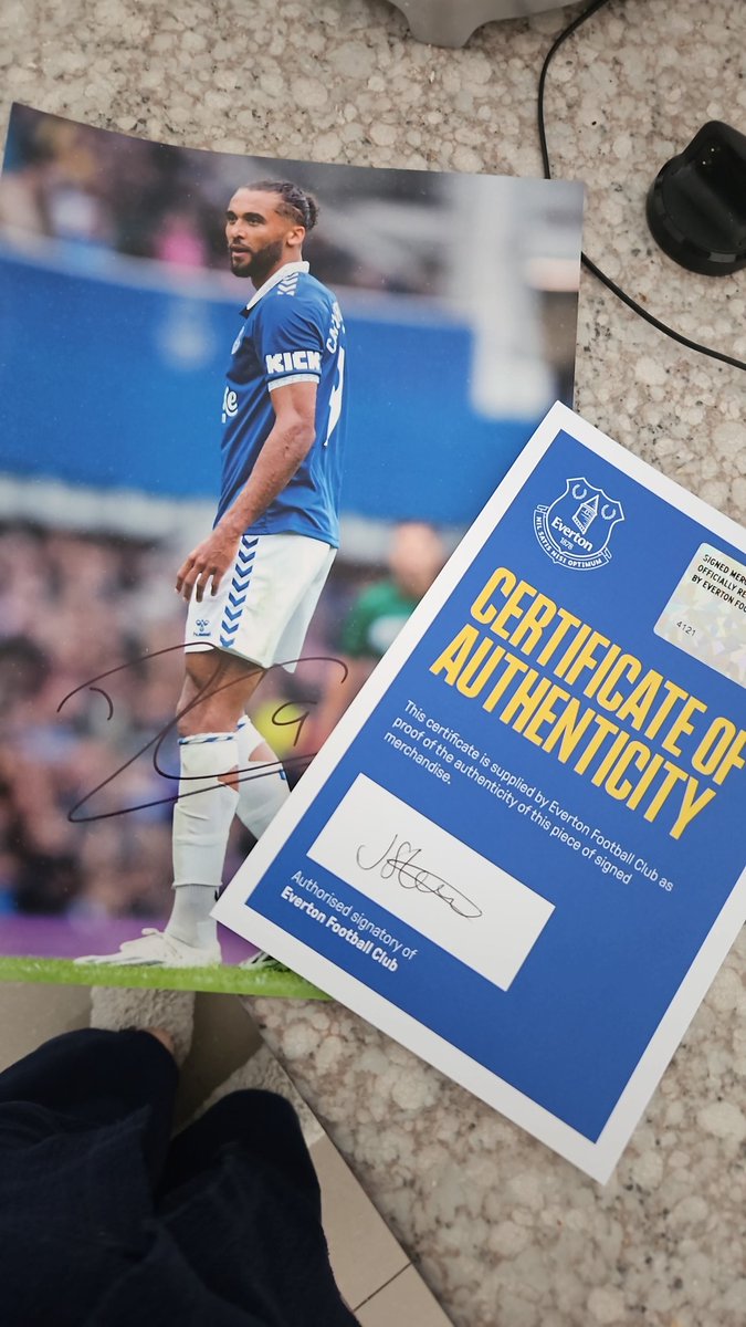 funkyfeetschool's tweet photo. Thank you so much @Everton @EITC for this kind donation of a signed poster for our upcoming #fundraiser event 🙌

We hope to raise much needed funds for our dancers to perform in #Europe this summer

#Liverpool #Everton #Dance #sports #mscworldeuropa #GoFundMe #gofundmedonations https://t.co/bYZ2OdQSkp