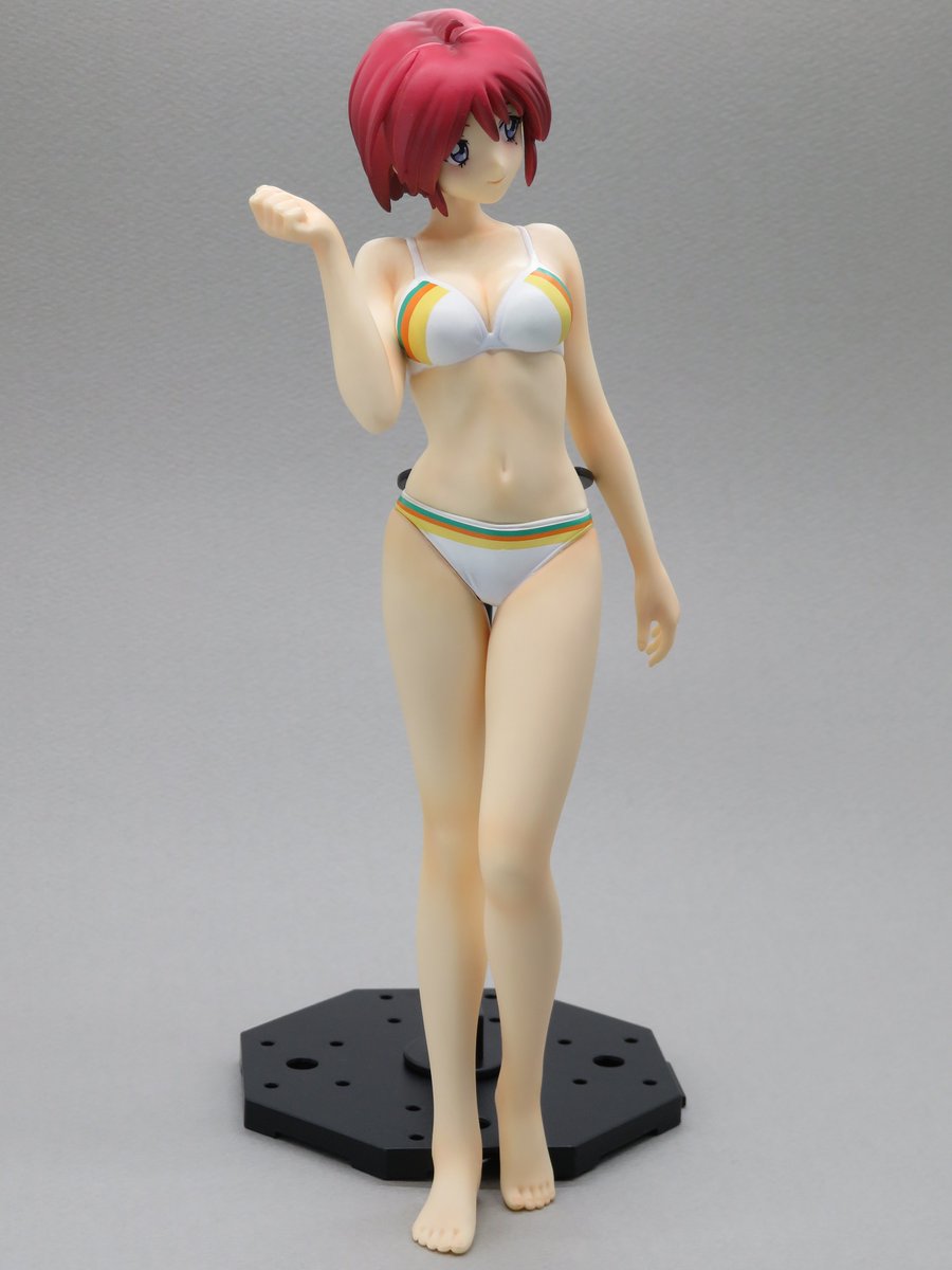 bkkk_507's tweet photo. 水着フィギュアにドール用の靴下を履かせる事で下着姿っぽく見えるのいいよね。 https://t.co/Z61tQMbgKy