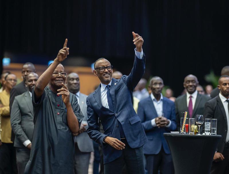 Ntare_School's tweet photo. More beautiful moments with Patron Ntare School Old Boys Association yesterday at the NSOBA Cocktail RCC Rwanda Kigali https://t.co/MrhuN54nEl