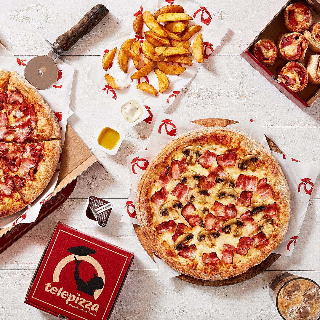 Telepizza ofrece una amplia variedad de complementos para acompañar tus pizzas. Puedes elegir entre entrantes, bebidas y otros productos.
Combo Clásico: Alitas de pollo, patatas fritas, nuggets de pollo y pan de ajo.
Alitas de Pollo Smokey BBQ
Pizzolinos: Mini pizzas.