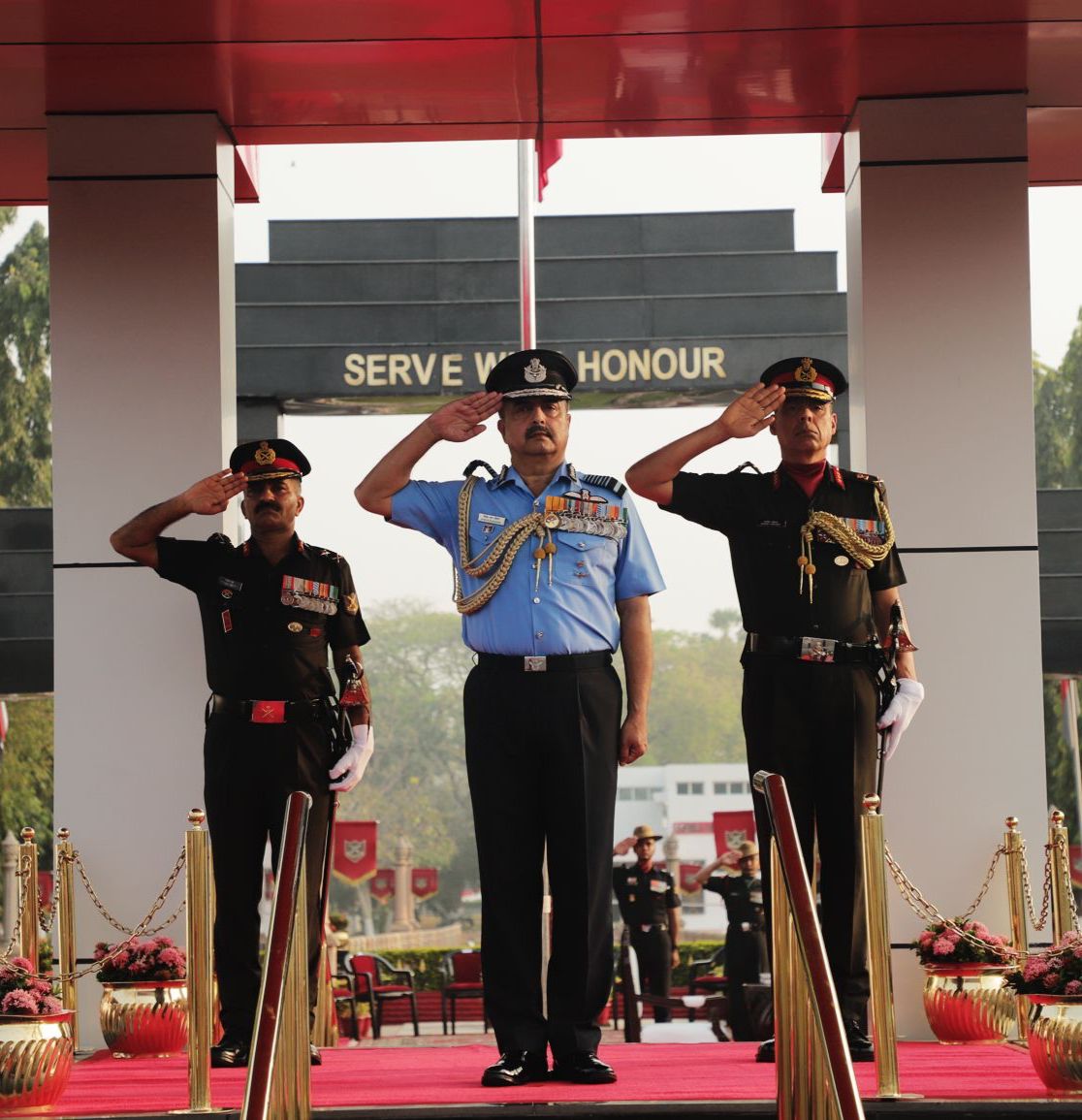 DefenceDirect's tweet image. Air Chief Marshal VR Chaudhari reviewed the Passing Out Parade at OTA Chennai. 

229 Officer Cadets passed out from the Officers Training Academy, that included nine Officer Cadets from Friendly Foreign Countries.