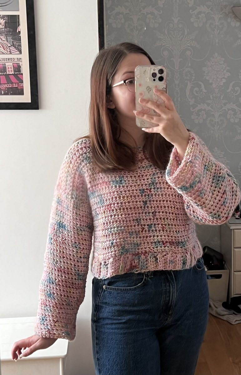littlebooklight's tweet photo. I finally finished crocheting my jumper!!!!! Absolutely in love with it, I’m so happy🥰 Made with 100% wool! https://t.co/aEiO4jIcYS