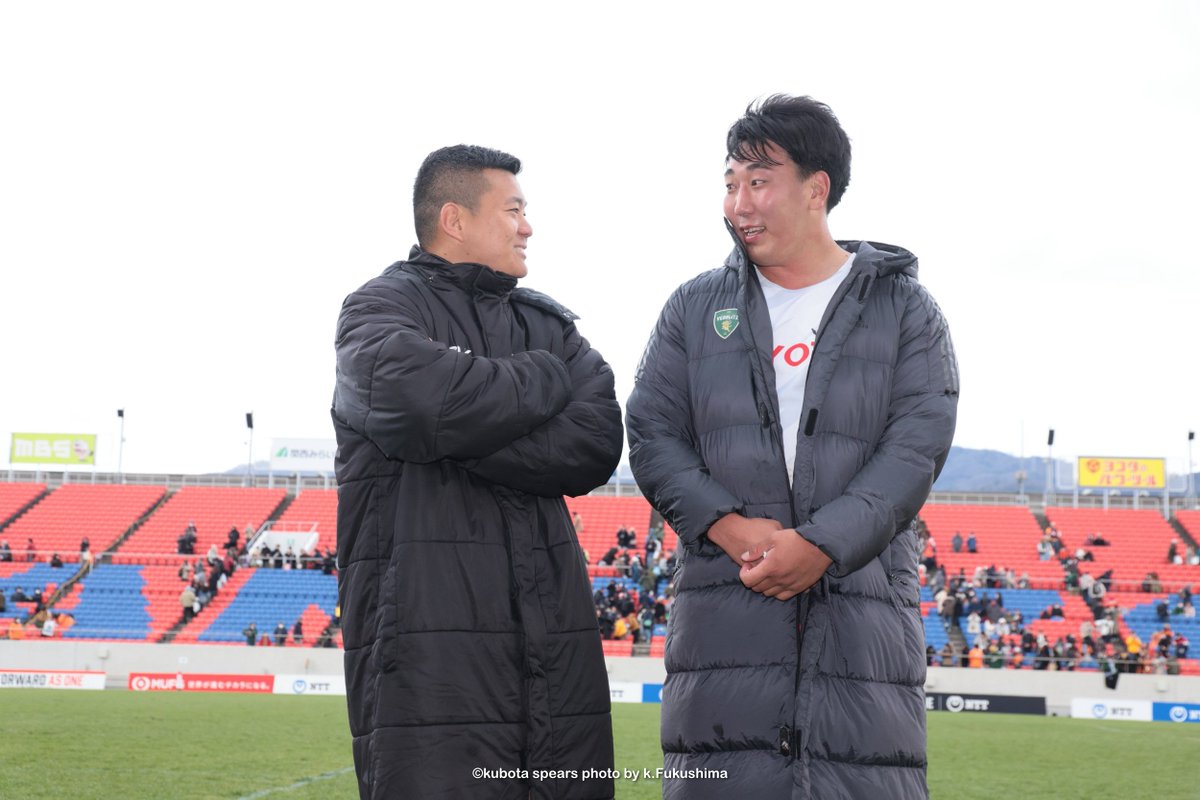 Kubota_Spears's tweet image. #Round9
ノーサイドの瞬間🧡🤝💚　

#クボタスピアーズ 
#トヨタヴェルブリッツ