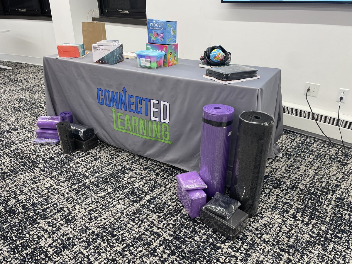 LearningSTL's tweet photo. Today’s the day for #edcampstl. Special thanks to @ClaytonSchools for hosting us. #edchat #educhat https://t.co/SF1MvcXTaD