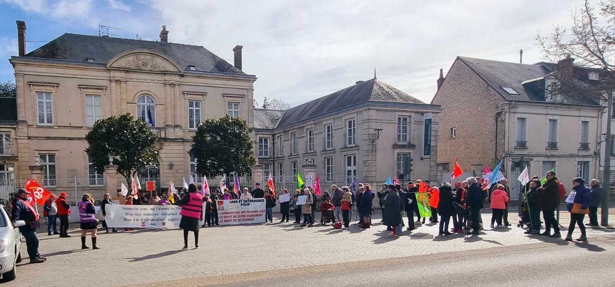 EELV4504's tweet image. Retour sur la #manifestation unitaire du #8Mars2024, organisée, à #Montargis, en #solidarité avec les #femmes du monde entier, par Femmes Solidaires, l'union syndicale Solidaires, la CGT, la FSU et le MRAP, avec le soutien de l'UNSA, du PS, du PCF, de LFI et des Écologistes.