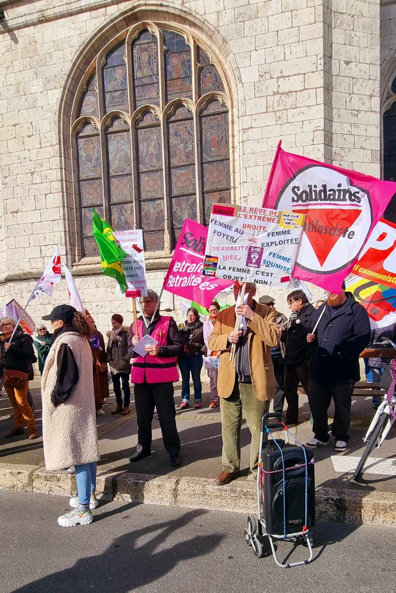 EELV4504's tweet image. Retour sur la #manifestation unitaire du #8Mars2024, organisée, à #Montargis, en #solidarité avec les #femmes du monde entier, par Femmes Solidaires, l'union syndicale Solidaires, la CGT, la FSU et le MRAP, avec le soutien de l'UNSA, du PS, du PCF, de LFI et des Écologistes.