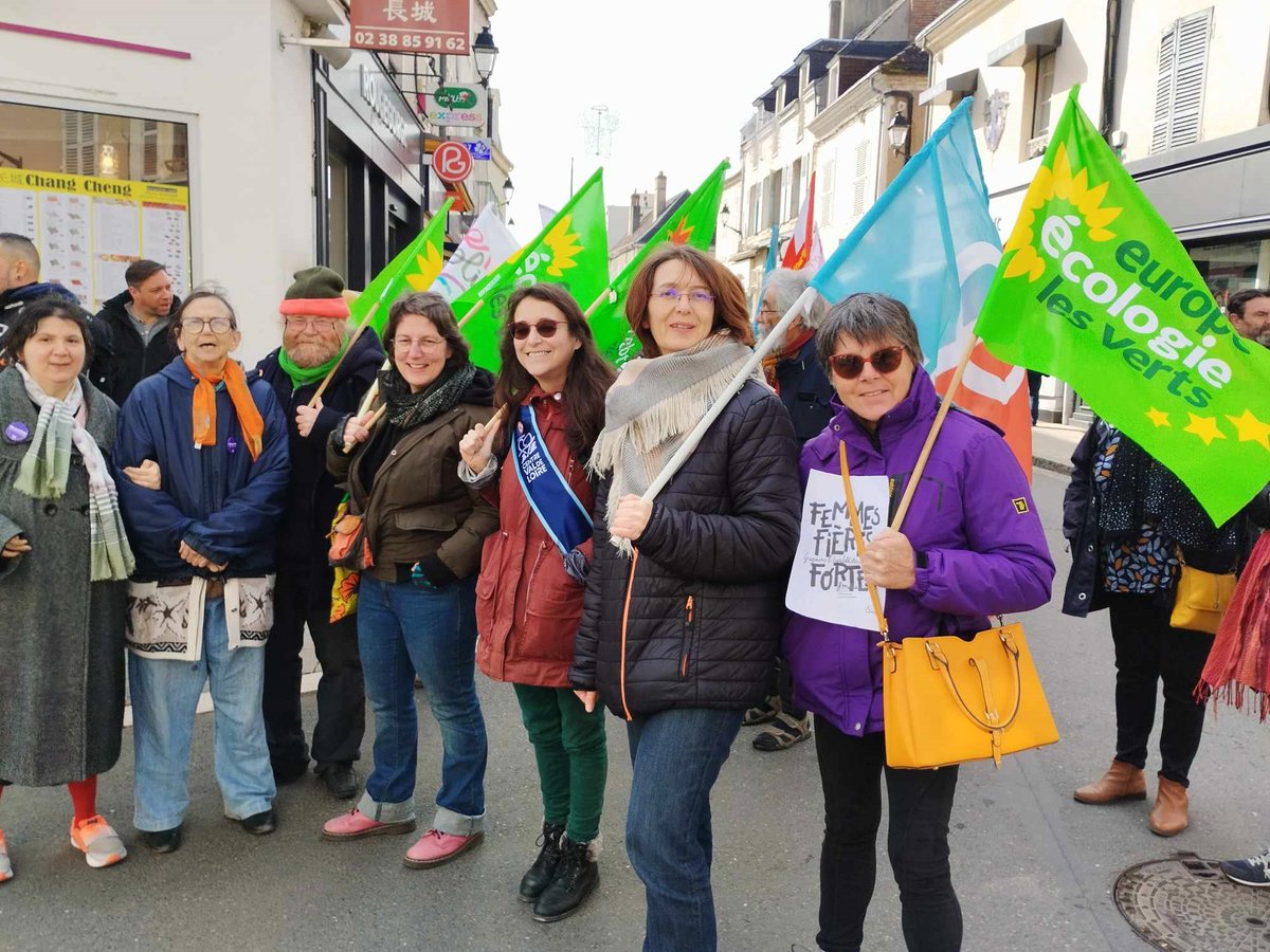 EELV4504's tweet image. Retour sur la #manifestation unitaire du #8Mars2024, organisée, à #Montargis, en #solidarité avec les #femmes du monde entier, par Femmes Solidaires, l'union syndicale Solidaires, la CGT, la FSU et le MRAP, avec le soutien de l'UNSA, du PS, du PCF, de LFI et des Écologistes.