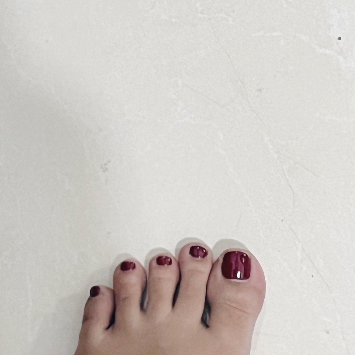 chacaks's tweet photo. tapi kakiku jadi bengkak gini karena kebanyakan jalan + neki erfors yg berat itu �� https://t.co/wzuFcR8heS