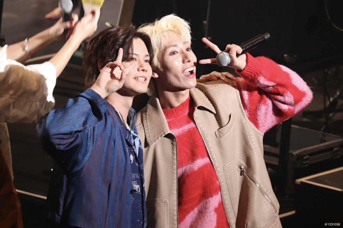 1231038's tweet photo. カイくんと浦野くんの仲良し2ショット✌️💙💛

#LIVESDD #LIVESDD2024
#超特急　#OWV https://t.co/o7gJFkdLok
