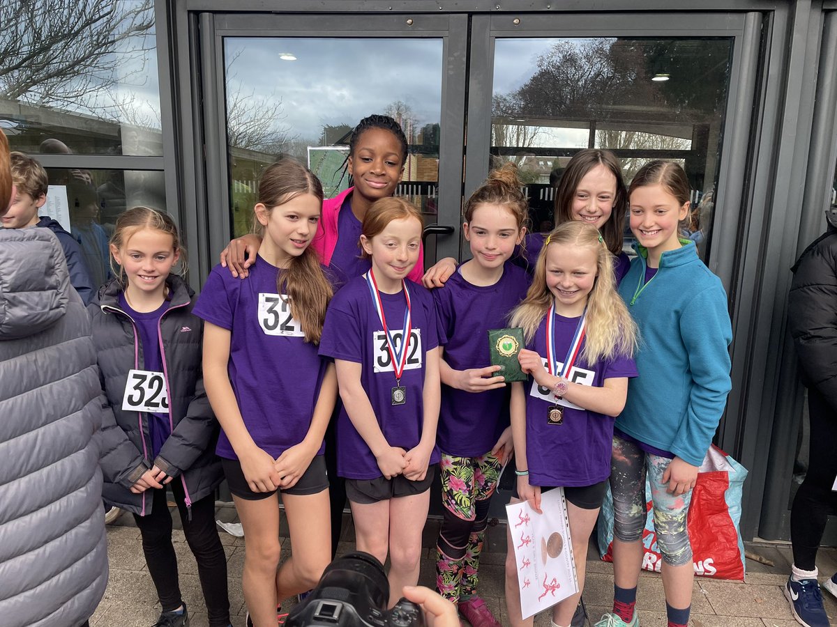 Well done to all our Y5/6 North Bristol runners today at the Inter Area Cross Country Championships 🏃‍♀️ 

Y6 Girls Individual - Hattie 🥈 @WestburyParkPr 
Y6 Girls Individual - Katinka🥉 @WoTAcademy 

Y6 Boys Individual - Joshua 🥈 @StBonsPrimary 

Y6 Girls came 🥇 as a team!
