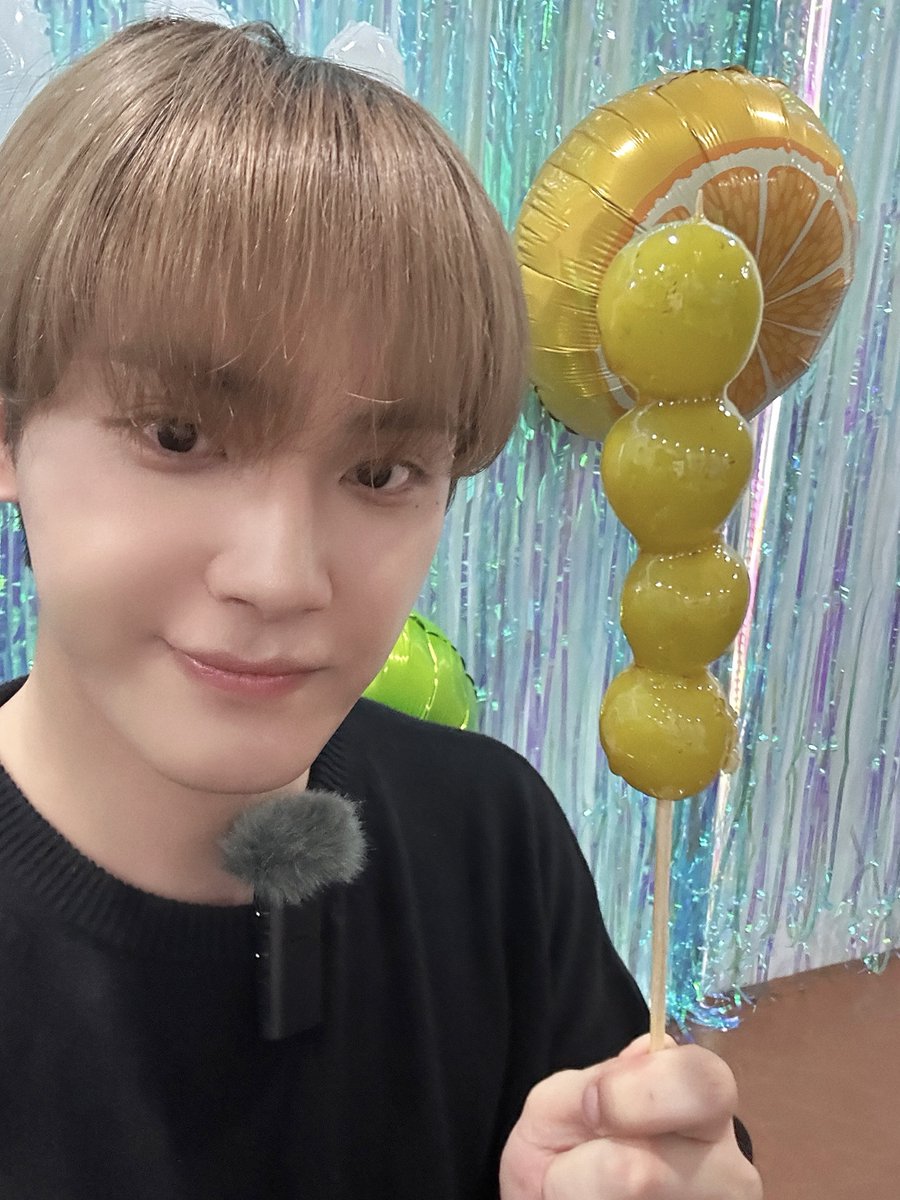 IST_THEBOYZ's tweet photo. [📸] HBD to JUHAKNYEON🎂 상큼한 미소로 오늘도 더비들의 비타민이 되어준 학년🍊 더비와 함께라 더 행복한 하루였습니다🥰

#THEBOYZ #더보이즈 #JUHAKNYEON #주학년 https://t.co/9G9P46Ty4q