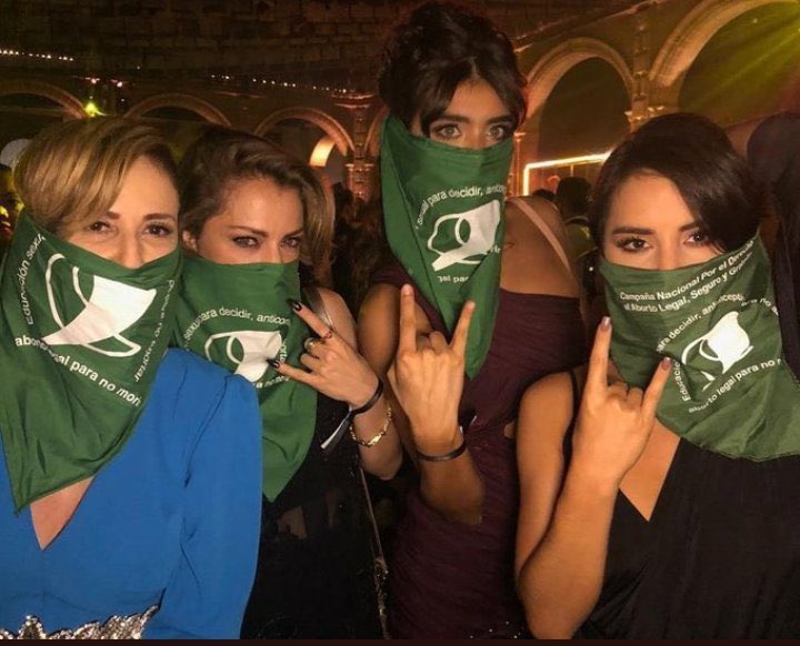 Nunca olviden que Natacha Jaitt sola se enfrentó a los pedofilos. Mientras que Dolores Fonzi, Lali Esposito, y demás “faros” de las mujeres se quedaron bien calladas. Memoria. 👇👊💣