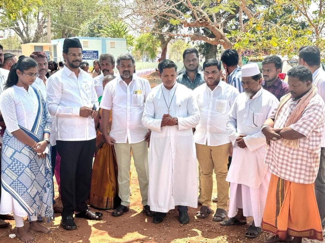 tmmkhqofficial's tweet image. பெண்கள் பள்ளியில் புதிய கட்டுமானத்தை துவங்கிவைத்த மமக பொதுச்செயலாளர்.

@abdulsamadmmk
@trichy_faiz
#Manapparai #abdulsamadmla #mmkmla #mmkitwing

m.facebook.com/story.php?stor…