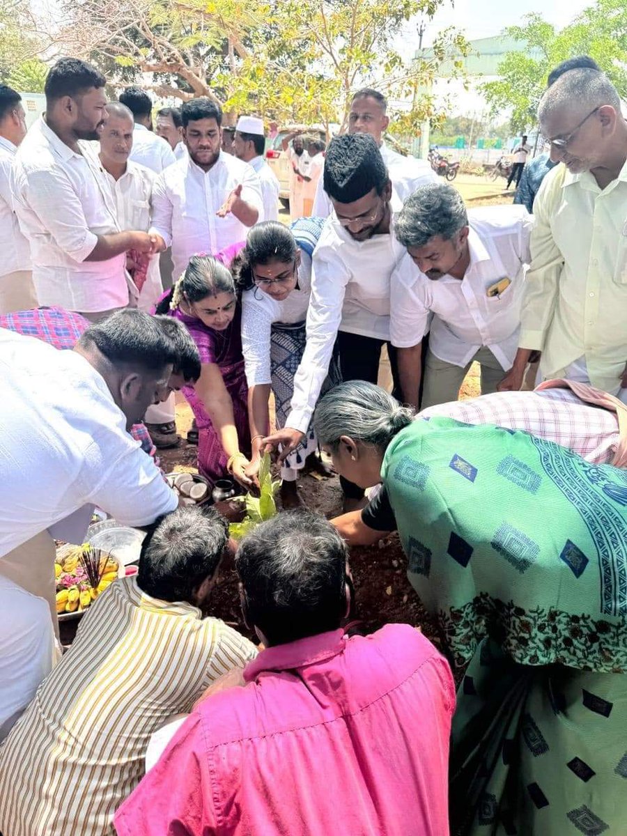 tmmkhqofficial's tweet image. பெண்கள் பள்ளியில் புதிய கட்டுமானத்தை துவங்கிவைத்த மமக பொதுச்செயலாளர்.

@abdulsamadmmk
@trichy_faiz
#Manapparai #abdulsamadmla #mmkmla #mmkitwing

m.facebook.com/story.php?stor…