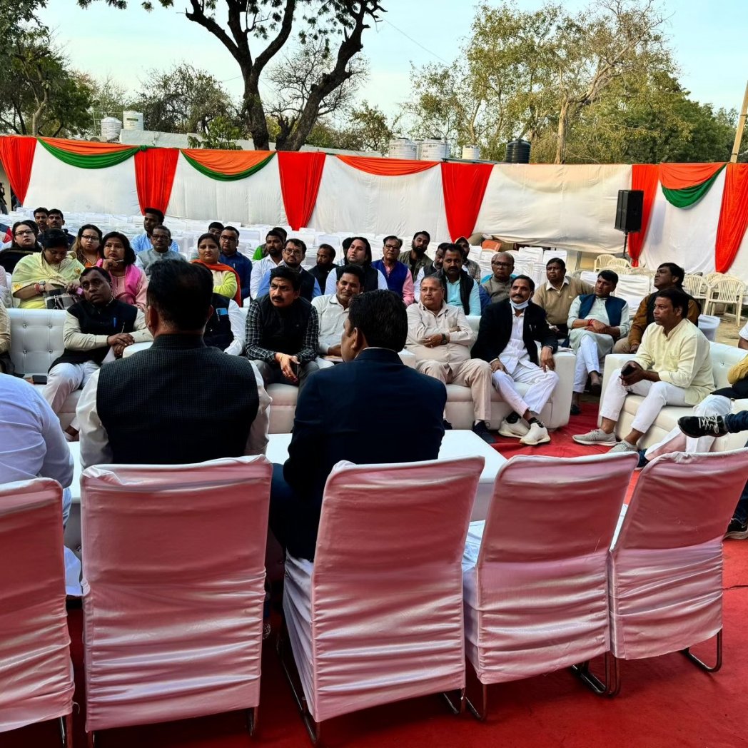 karamsinghbjp1's tweet photo. आज भाजपा दिल्ली प्रदेश अनुसूचित मोर्चा की बैठक मे रहना हुआ..!! 

@narendramodi @BJP4Delhi @BJP4India @tarunchughbjp @Virend_Sachdeva @PiyushGoyal @nitin_gadkari @rajnathsingh @ManojTiwariMP @dpradhanbjp @AmitShah https://t.co/Cx1SMVAvY9