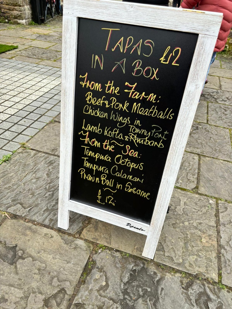 #SpringFoodFair Time for a midday snack? Enjoy top-notch street food right now. Delicious! Just look at what's on offer at St Mary's Priory.