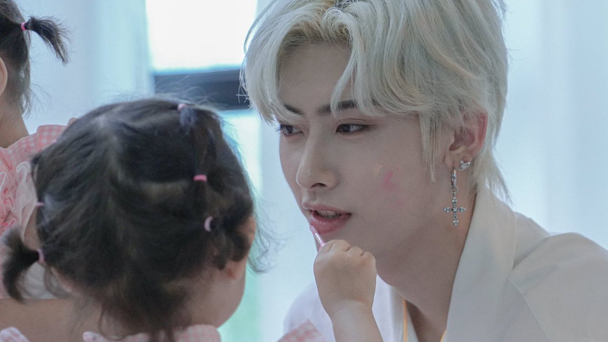 kittycatrui's tweet photo. ricky with babies  (ෆ˙ᵕ˙ෆ) https://t.co/lqDfKEh58v
