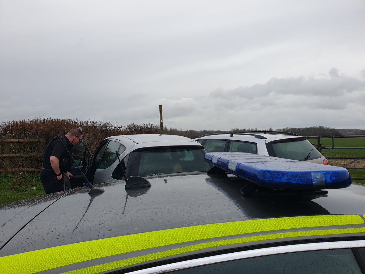 #RuralLive We have patrolled the area of Morden following reports of poaching in recent weeks. Officers stopped and spoke to these vehicles which were parked up. Advice was given to report suspicious activity in the area #SeeItReportIt #PoachingPrevention