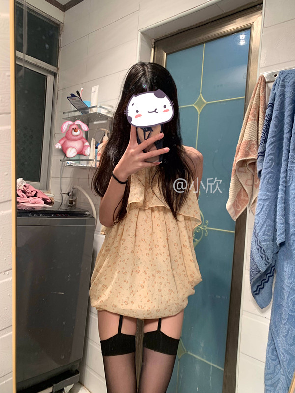 第一次穿吊帶絲襪好嗎😳 https://t.co/ZCNAy1xdHy