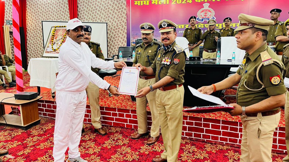 maghmelapolice's tweet photo. #माघ_मेला_2024
#UPPolice 
#MaghMelaPolice 
#maghmela2024
#MMP2024 
#माघ_मेला_पुलिस https://t.co/jy6vqgddwh