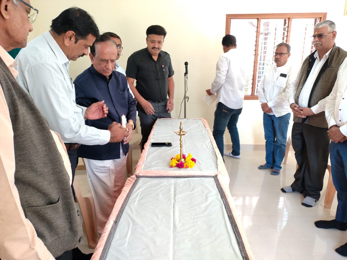 bvp_bhuj's tweet photo. भारत विकास परिषद भुज शाखा द्वारा निशुल्क सर्व रोग निदान केंप, संस्कार नगर भुज में आयोजन किया। यह केंप में करीबन ७० से ज्यादा लोगो ने इस का लाभ लिया, ओर आगे भी किसीको जरूरत हो तो आगे भी दवाई मिलती रहेगी।
@bvpgujarat @Bvpskprant @BVPorg @bvp_sampark @sureshjainBVP @iDevjiVarchand https://t.co/d2Yl1F1Rud