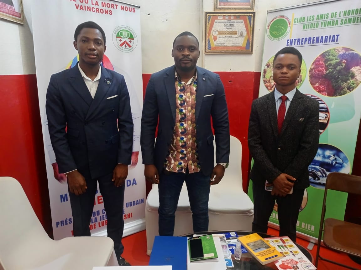 La jeunesse ou rien.
La patrie ou la mort.
Un jeune Leader ne se plaint jamais. Produisons du bonheur à ceux qui en manquent. <a href="/AleshOfficiel/">King Lesh 👑</a> <a href="/alainmwamba/">Alain St Pierre Mwamba</a> @choixdupeupl <a href="/GyressKYONI/">Gyress Kyoni</a> <a href="/amisi_asmide/">Asmide AMISI</a> <a href="/IsralMutombo11/">Israël Mutombo</a>